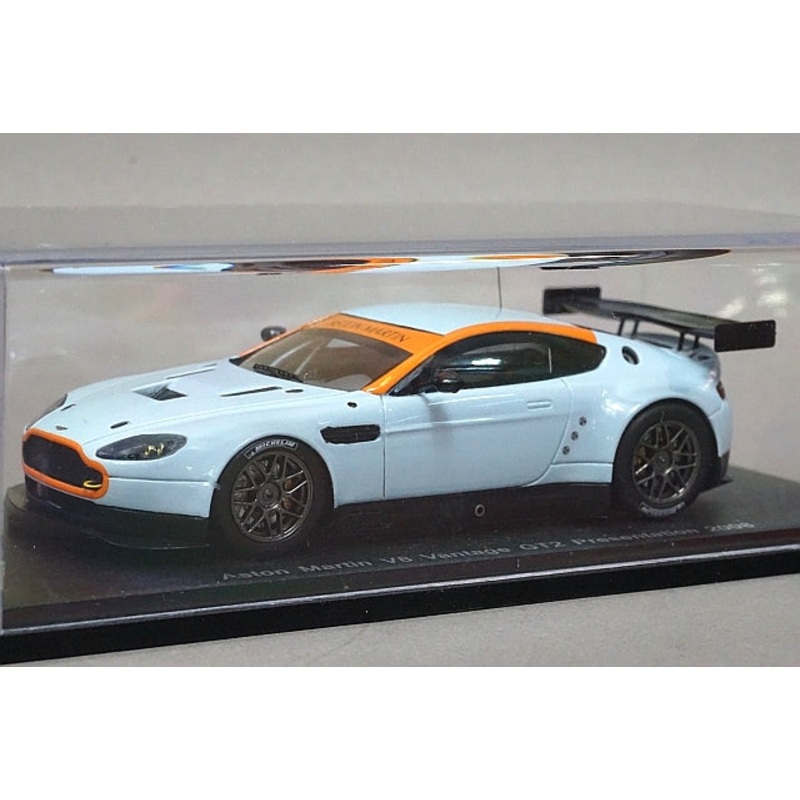 1:43 SPARK S1217 Aston Martin V8 Vantage GT2 Presentation 2008