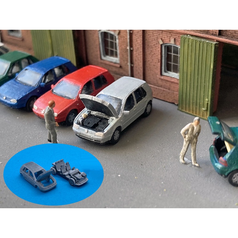 Volkswagen Golf with opened tailgate