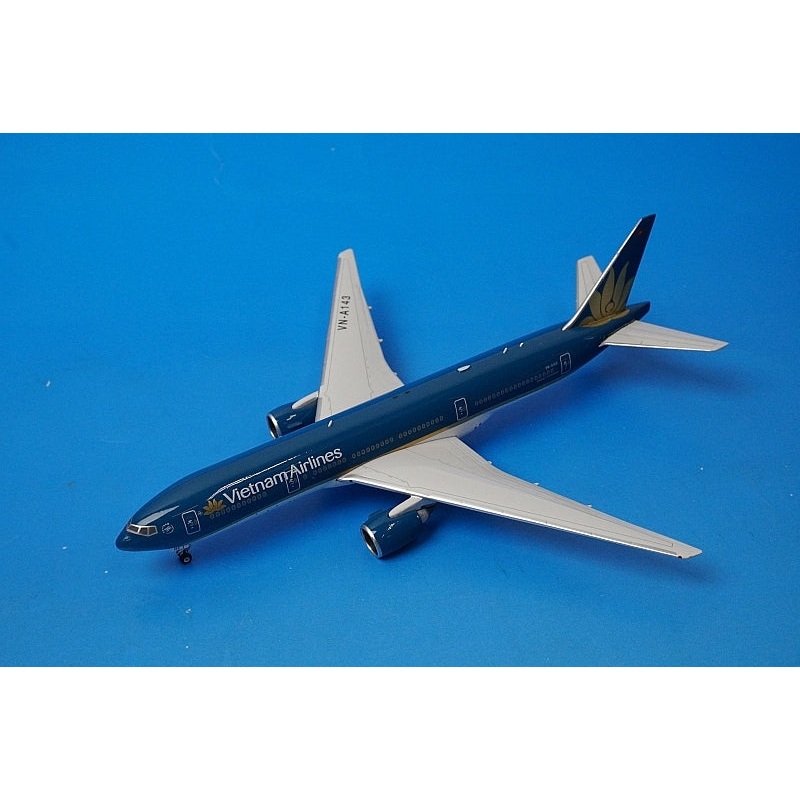 1:400 B777-200ER Vietnam VH-A143 11074 Phoenix airplane model