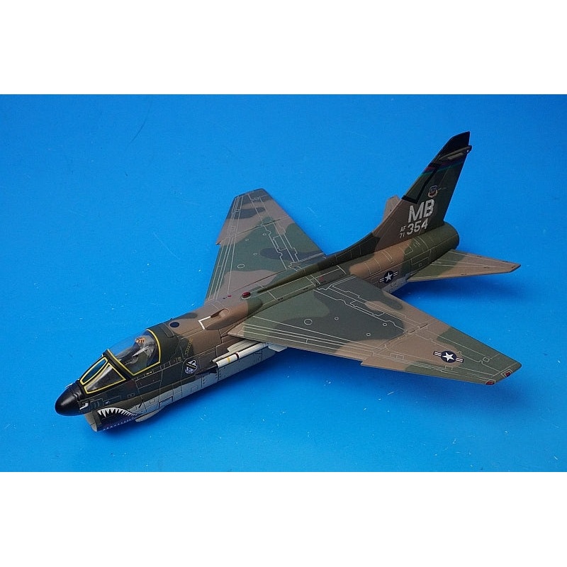 1:72 A-7D Corsair II USAF Korat Air Base 1972 686250 CENTURY WINGS airplane model