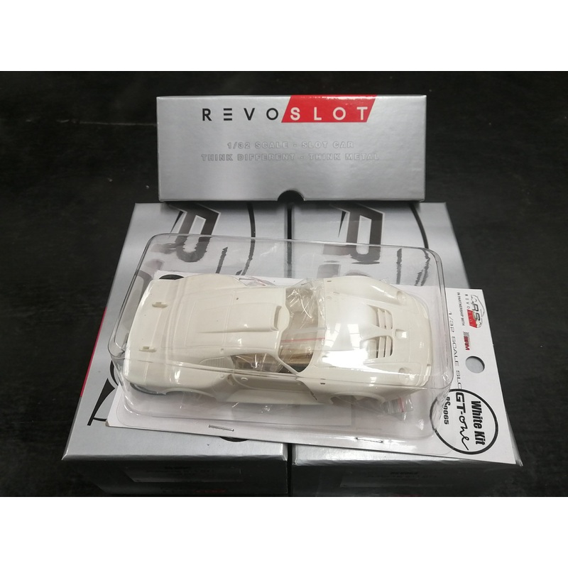 RevoSlot Porsche 911 GT1 White Kit