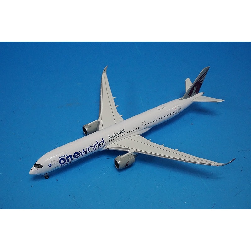 1:500 A350-900 Qatar Airways Oneworld A7-ALZ 533829 Herpa airplane model