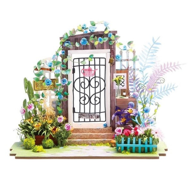 DIY Mini House – Garden Entrance