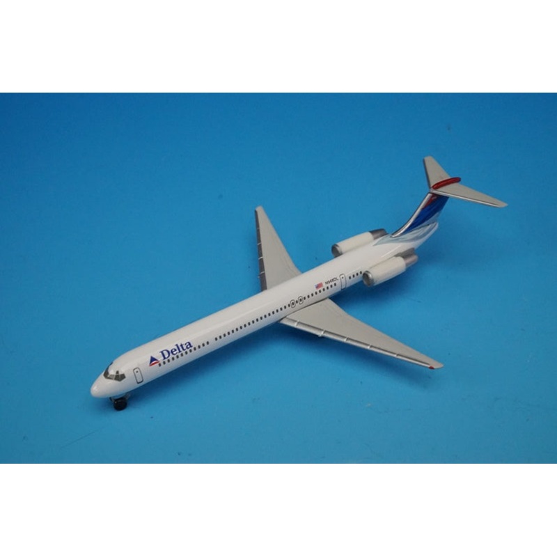 1:500 MD-88 DELTA Airlines N948DL 512473 Herpa airplane model