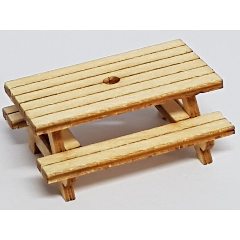 Trackside Models – Picnic Tables x 6 – N