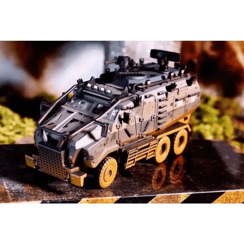 Tiny 1:72 Warriors of Future Armoured Vehicle Mud Weathered B16 MRAP Special Edition