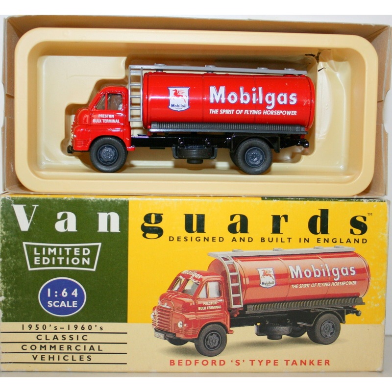VANGUARDS 1/64 VA7005 BEDFORD S TYPE TANKER MOBILGAS