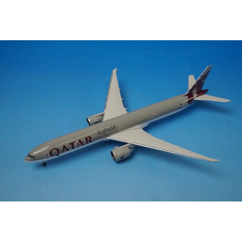 1:500 B777-300ER Qatar A7-BAB 506885 Herpa airplane model