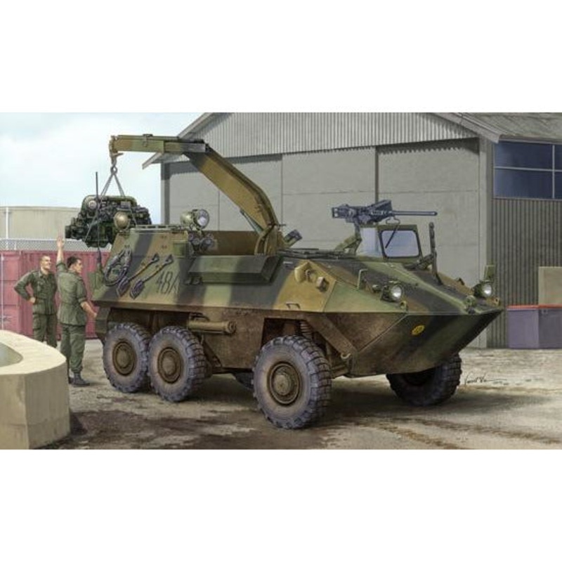 Canadian Husky 6×6 APC 1/35 by Trumpeter