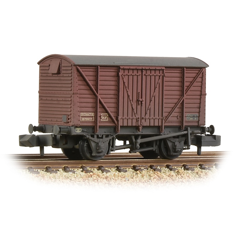 Gterwagen BR 12T Ventilated Van Planked Sides BR Bauxite (Late)[W]