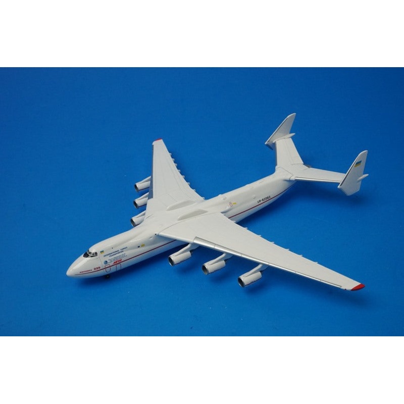 1:500 Antonov An-225 Mriya 00’s red and white paint UR-82060 515436 Herpa