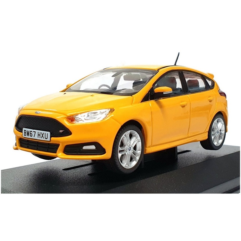 Vanguards 1/43 Scale VA15302 – Ford Focus Mk3 ST – Tangerine Scream