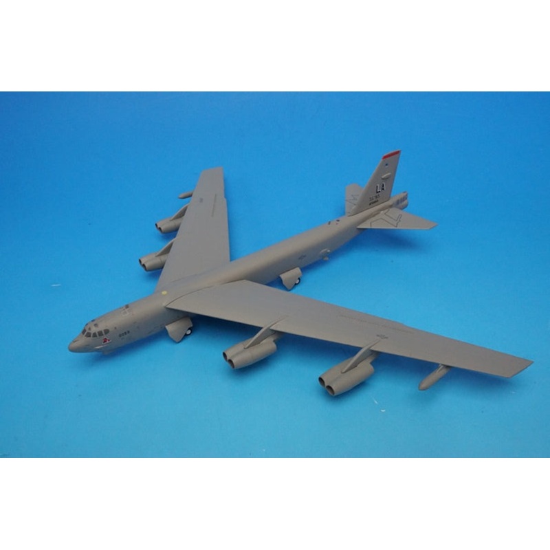 1:200 B-52H Stratofortress USAF The Devil’s Own 554619 Herpa airplane model