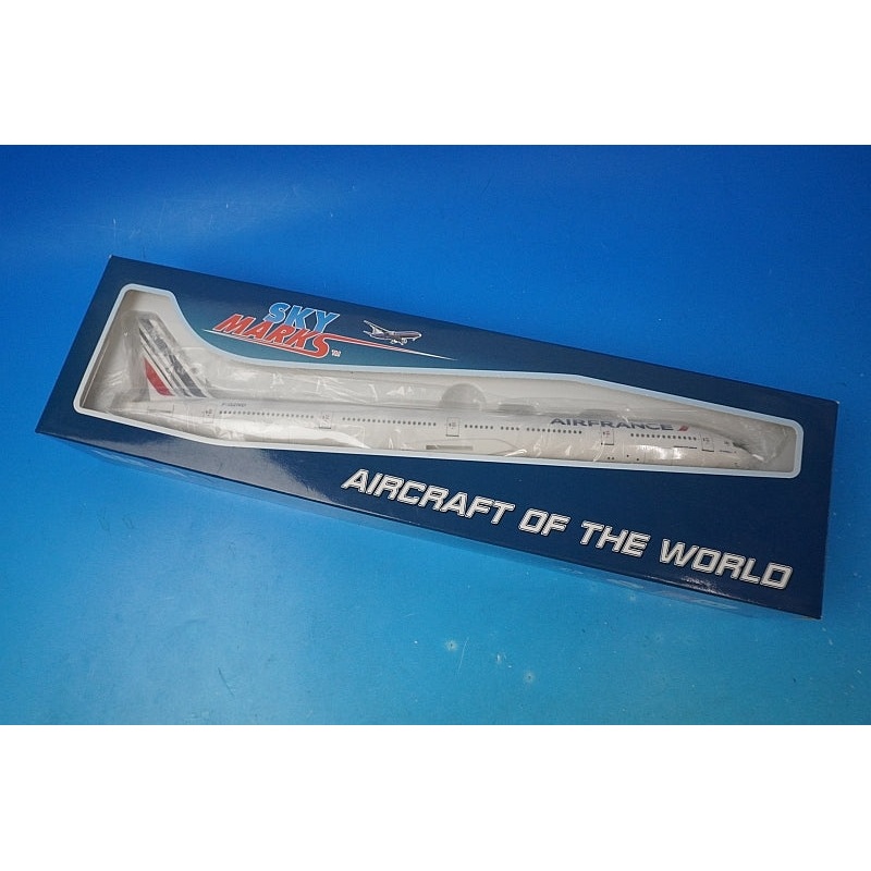 1:200 B777-300ER Air France F-GZND SKR653 SKYMARKS airplane model