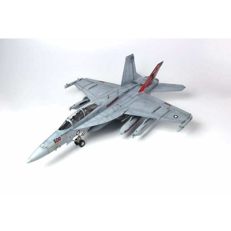 U.S. Navy Electronic Warfare Aircraft EA-18G Growler ‘VAQ-141 Shadowhawks’ 1/48 by Platz