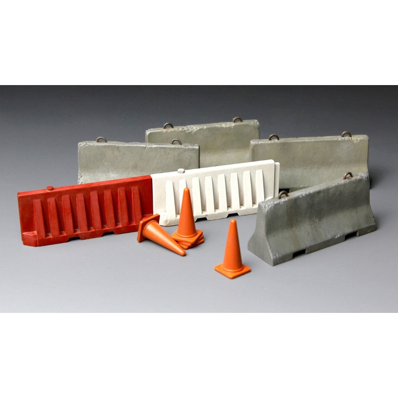 Meng Concrete and Plastic barriers