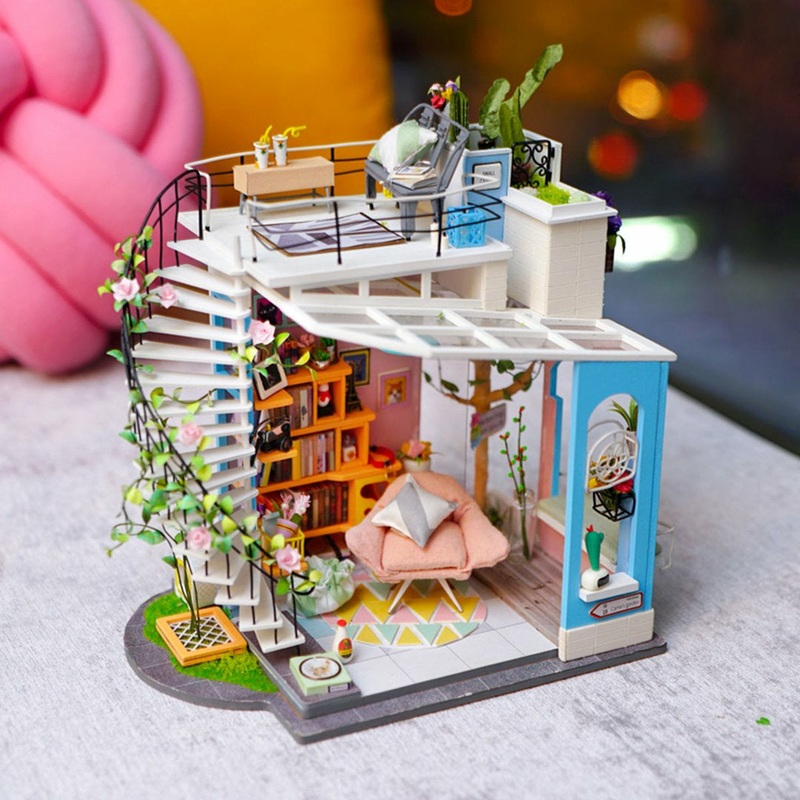 DIY House Dora’s Loft