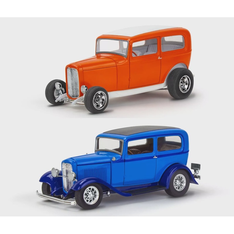 1932 Ford Tudor Sedan 2In1 1/25 #4553 by Revell