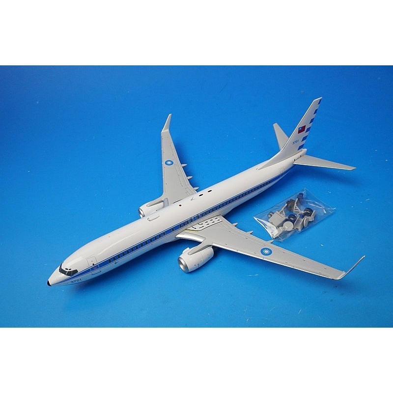 1:200 B737-800 Republic of China Air Force Taiwan Air Force #3701 LH2243 JC Wings airplane model