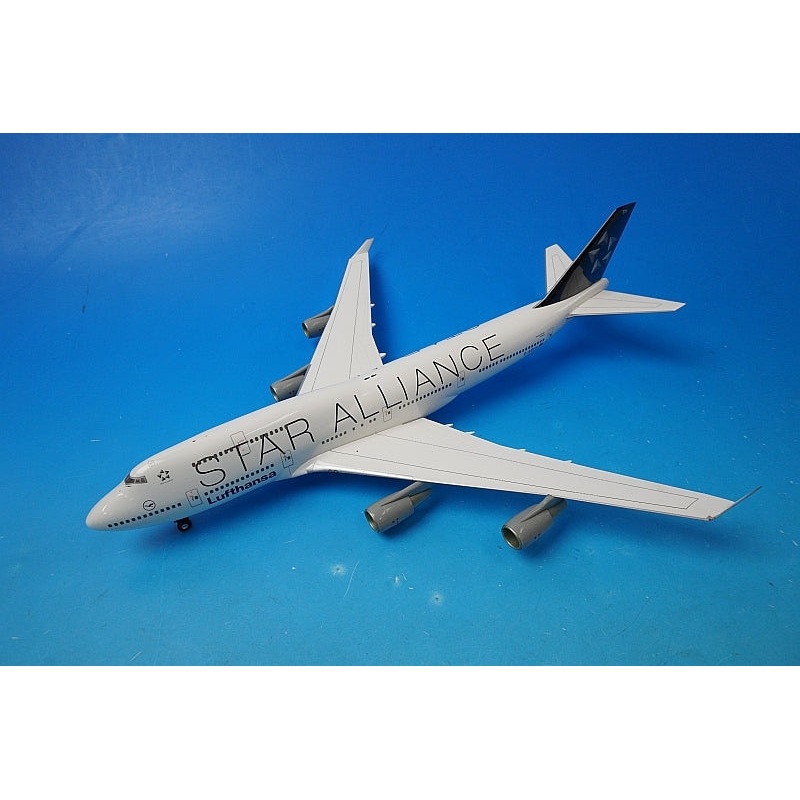 1:200 B747-400 Lufthansa Star Alliance D-ABTH 550635 Herpa airplane model