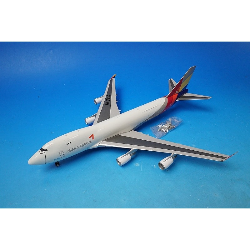 1:200 B747-400F Asiana Cargo HL7616 *Cargo door can be replaced G2AAR991 Gemini airplane model