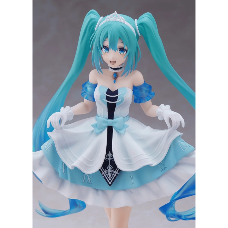 Hatsune Miku Wonderland Cinderella Miku Figure