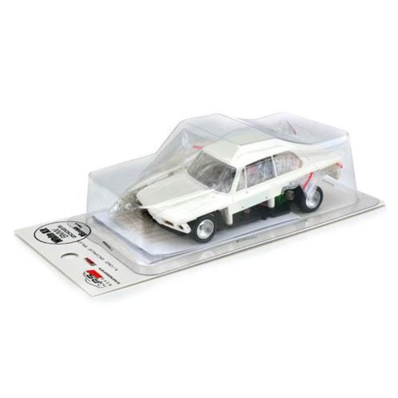 RevoSlot BMW 2002 White Kit