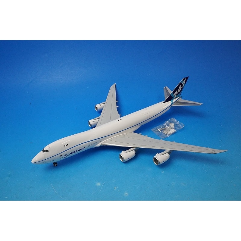 1:200 B747-8F Boeing Freighter House Color N747EX LH2074 JC Wings airplane model