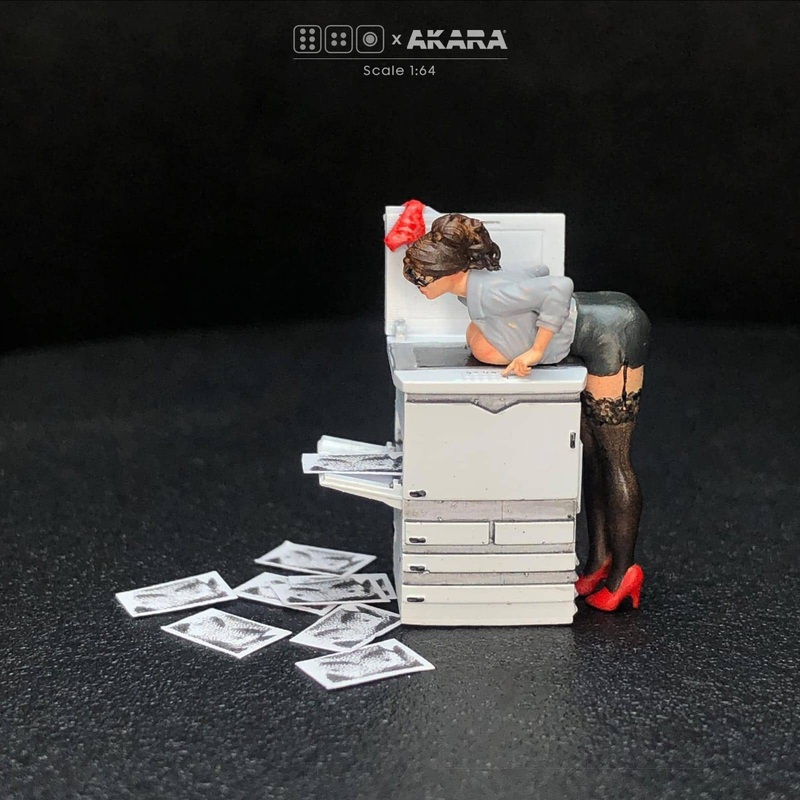 Akara 1:64 Office Secretary Figure + Printer