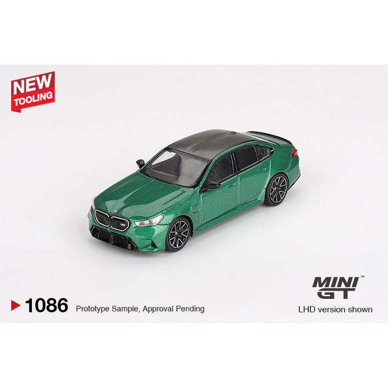 (PRE-ORDER) Mini GT 1:64 BMW M5 (G90) Isle of Man Green Metallic MGT01086-R